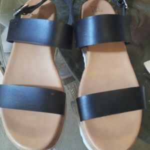 COPY - PRE-OWNED time and tru brown black sandals size 10
